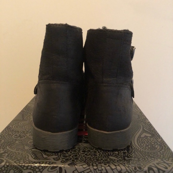 Like New! MIX No6 Ankle Boot. - Picture 7 of 7
